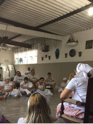 Participantes reunidos em uma atividade educativa na Roça
